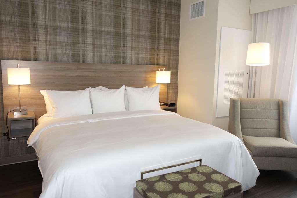 Radisson Kingswood Hotel & Suites, Fredericton Room photo